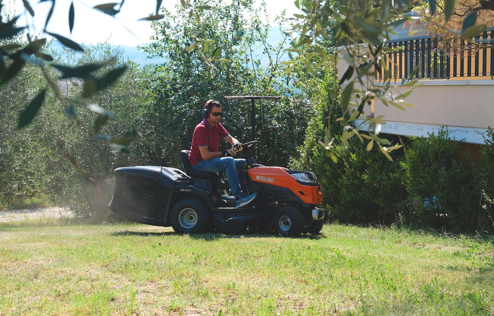 TRACTORES CORTACÉSPED OLEO-MAC